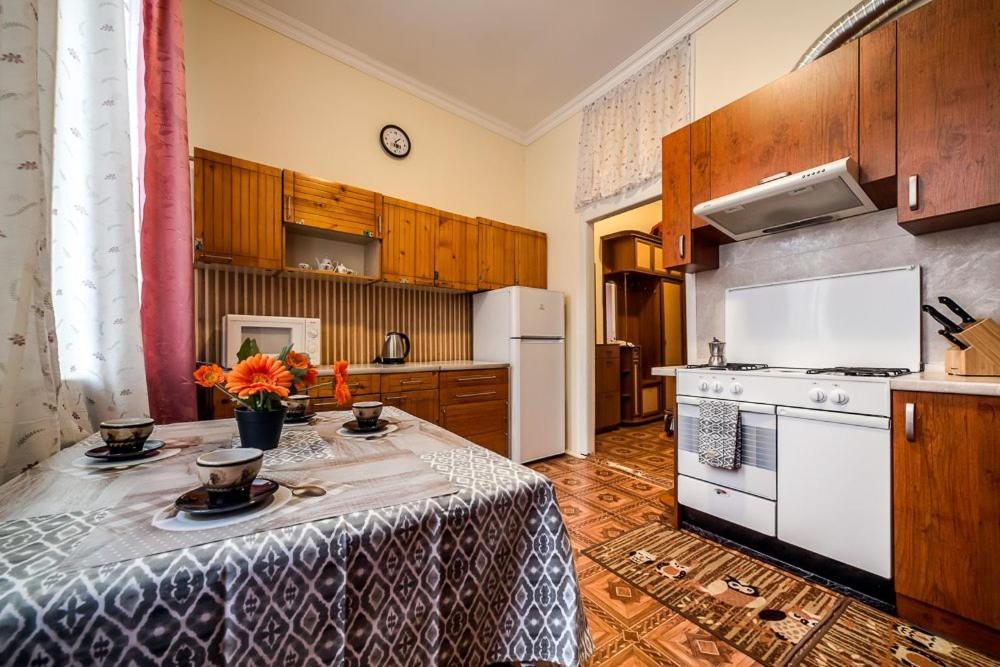 לבוב Apartments Near The Church Of Olga And Elizabeth מראה חיצוני תמונה